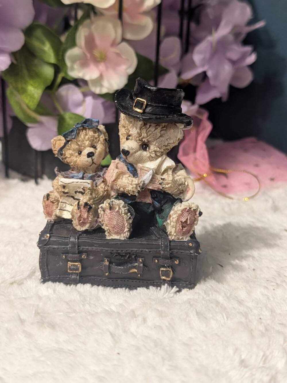 Vintage Traveling Teddy Bears on Suitcase Figurine - Picture 1 of 6